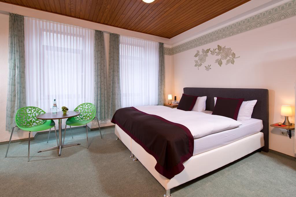 Ellenzer Goldbaeumchen Hotell Rum bild