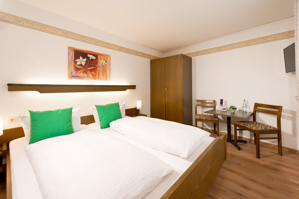 Ellenzer Goldbaeumchen Hotell Exteriör bild