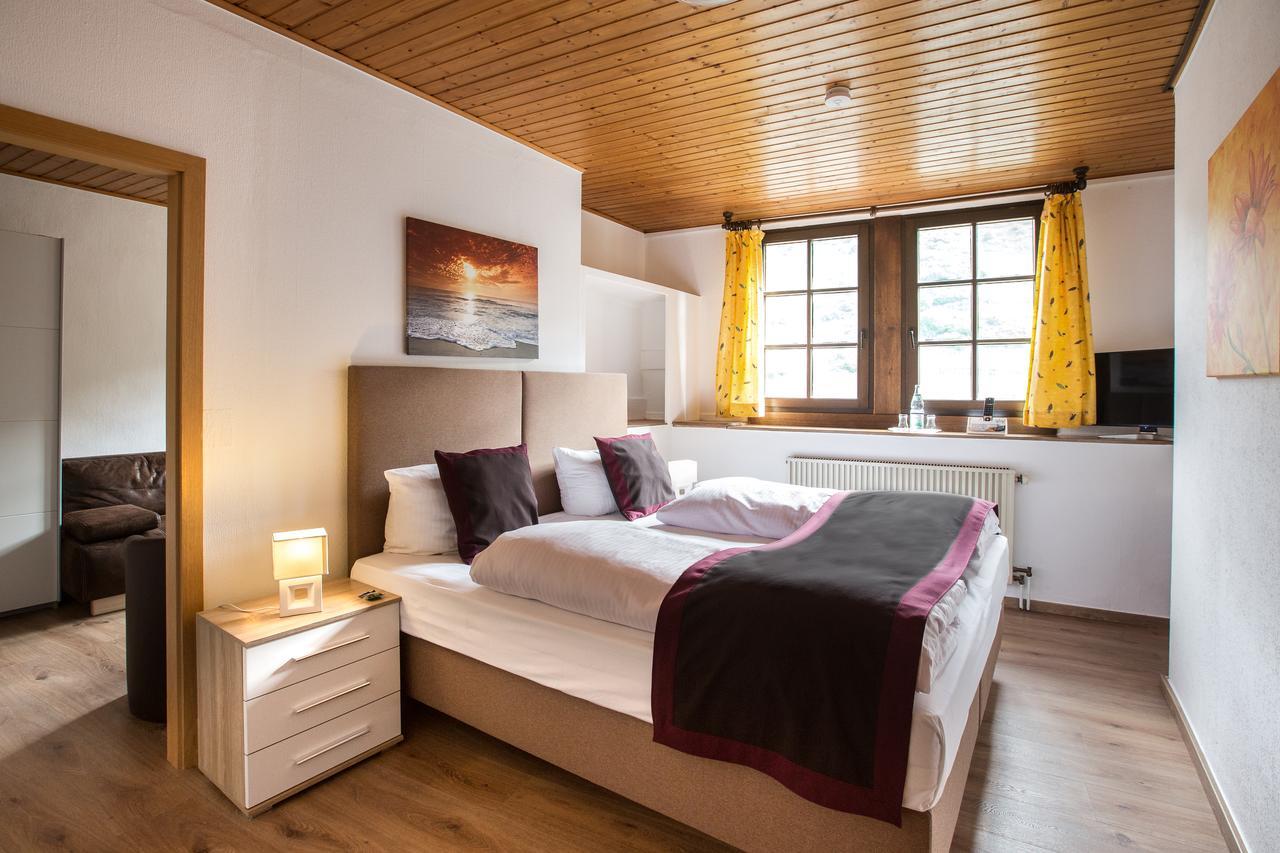 Ellenzer Goldbaeumchen Hotell Exteriör bild
