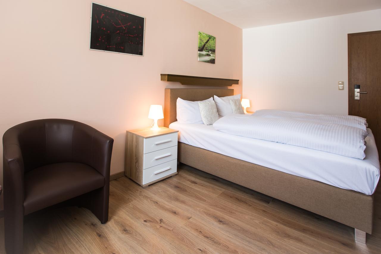 Ellenzer Goldbaeumchen Hotell Exteriör bild